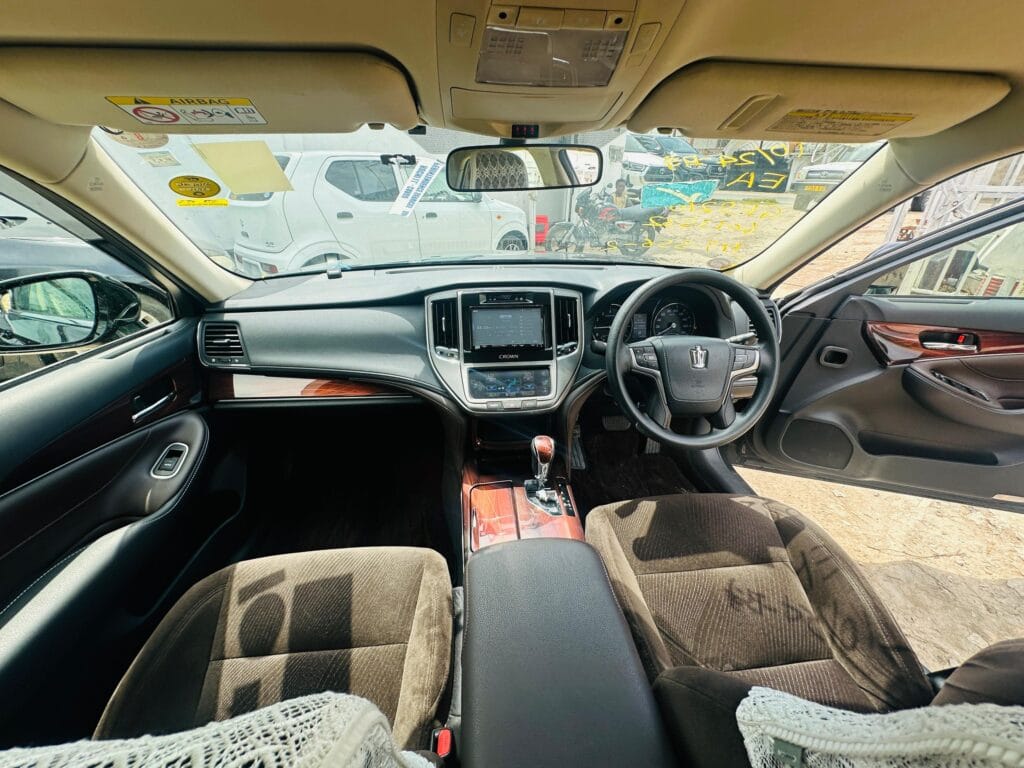 Price Of Toyota Crown 2015 for Sale in Tanzania