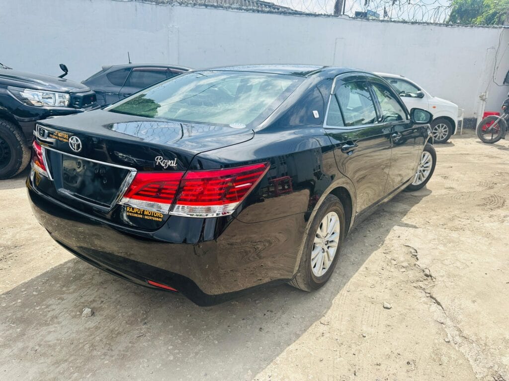 Buy Toyota Crown 2015 for Sale in Dar es salaam