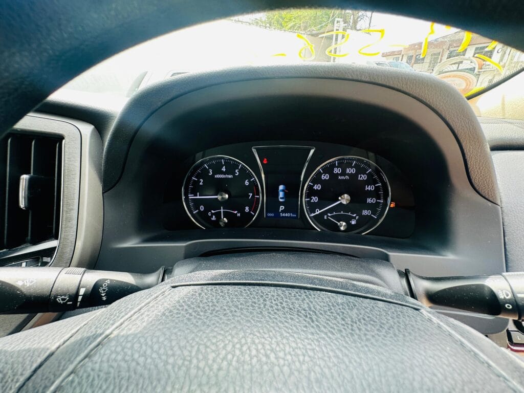 Toyota Crown 2015 for Sale in Dar es salaam