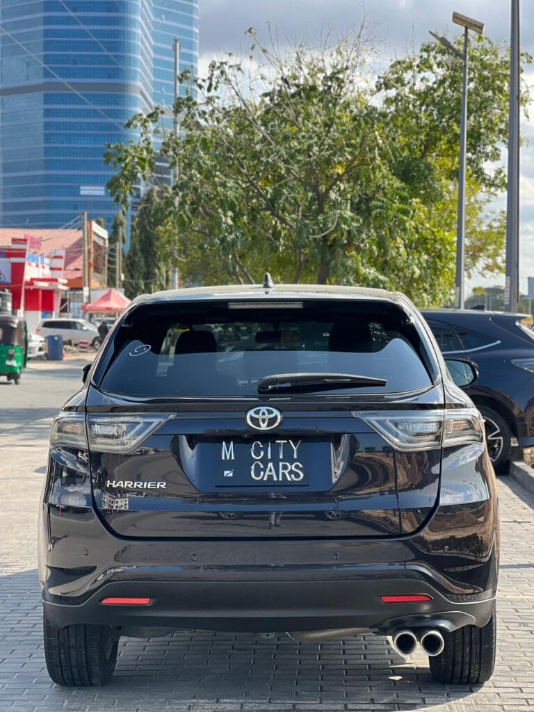 Toyota Harrier bei poa sokoni Dar es salaam Tanzania