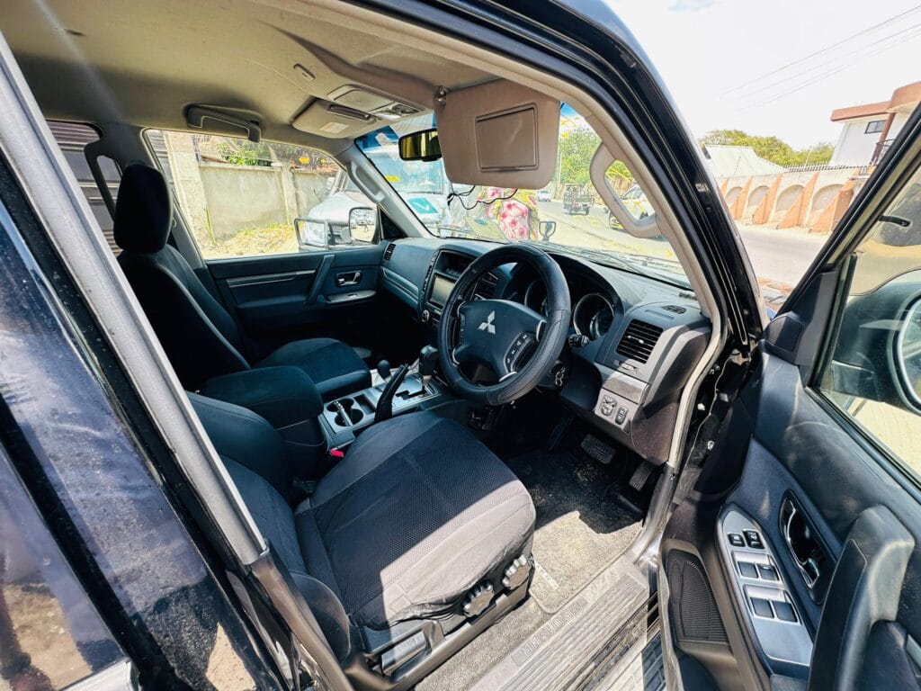 Magari Used Mitsubishi Pajero 2006 Dar es salaam Tanzania