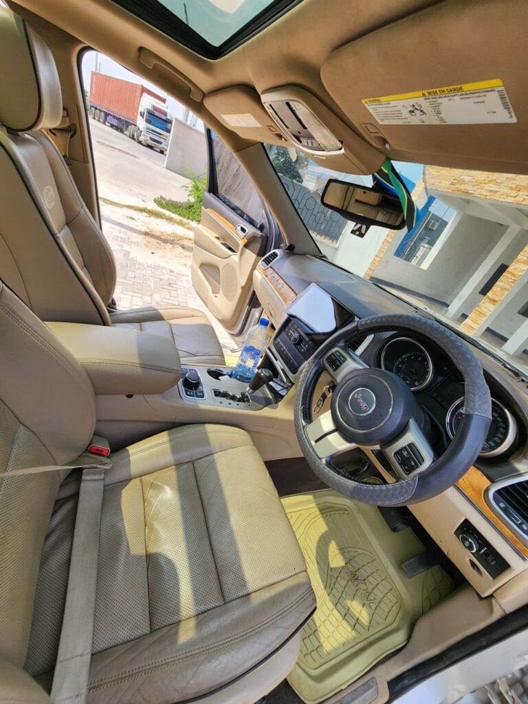 Magari Cherokee 2011 lipo Dar es salaam