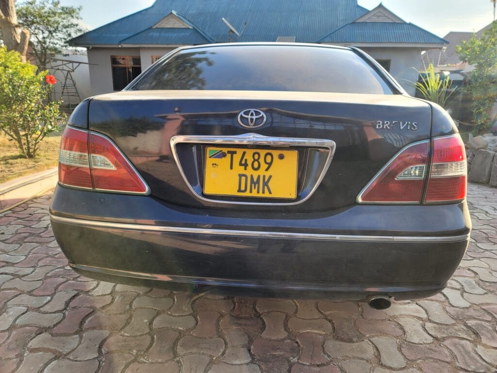 Magari Used Toyota Brevis 2002 Mwanza Tanzania