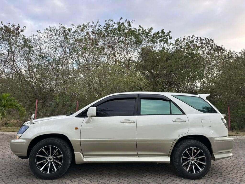 Magari Used Toyota Harrier 2002 Dar es salaam Tanzania