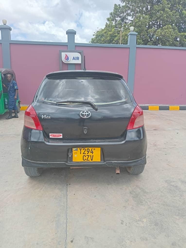 Toyota Vitz 2005 Inauzwa Dar es salaam Tanzania