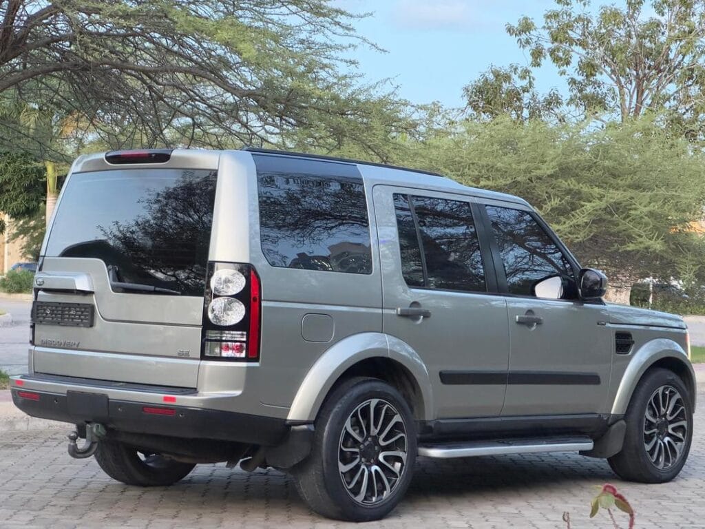 For Sale Land Rover Discovery 2016 in Dar es salaam