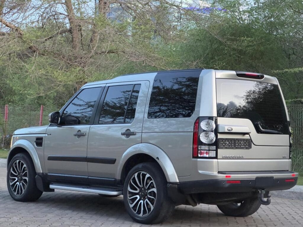 Price Land Rover Discovery 2016 for Sale in Dar es salaam