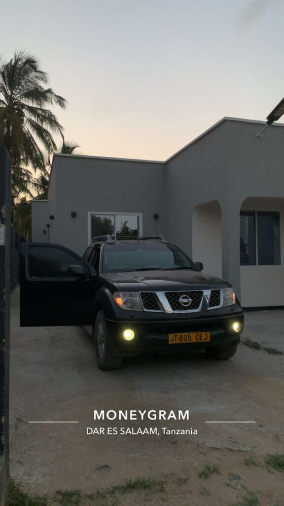 Magari Navara 2006 lipo Dar es salaam