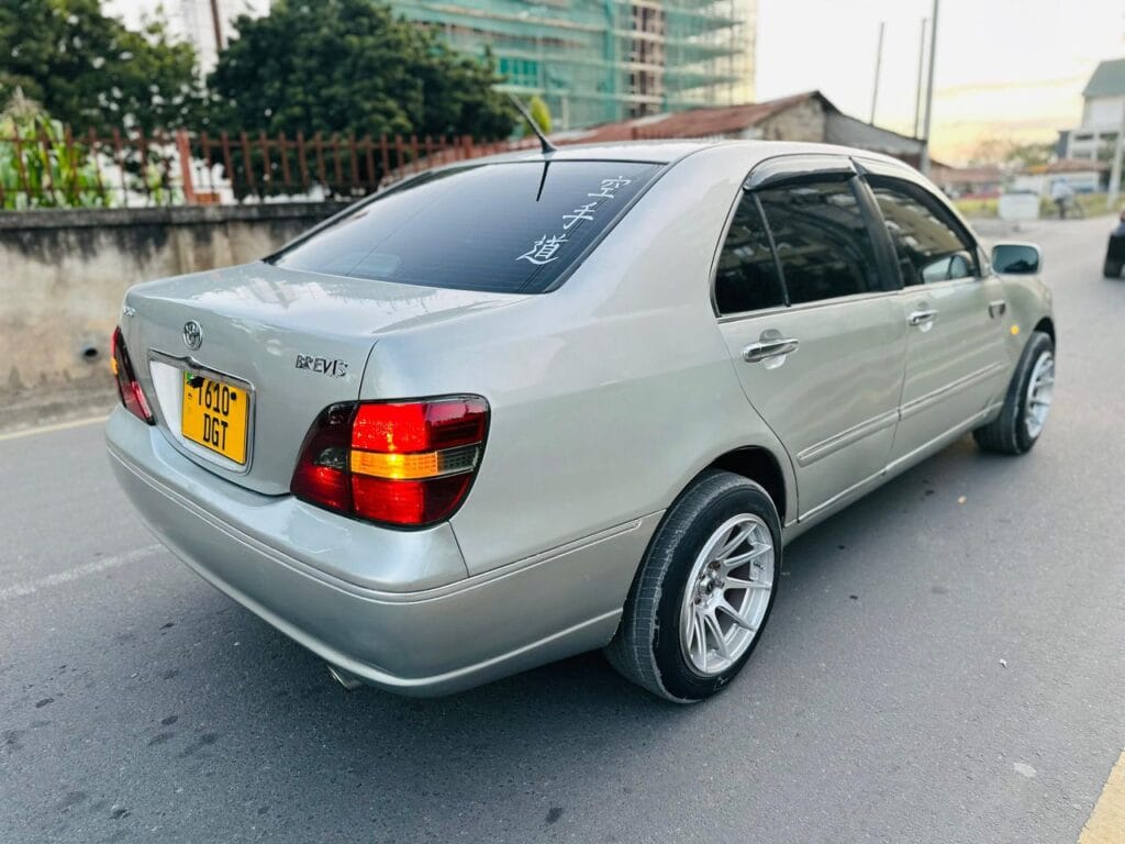 Used Toyota Brevis 2006 for Sale in Dar es salaam