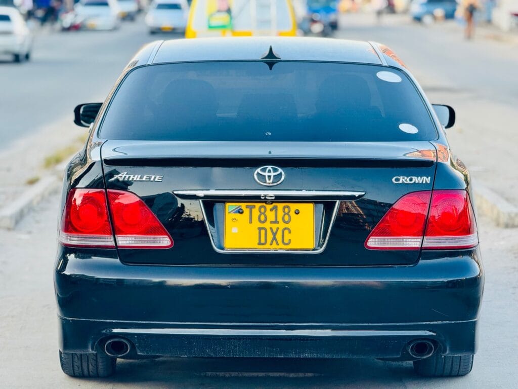 Toyota Crown 2005 Inauzwa Dar es salaam Tanzania