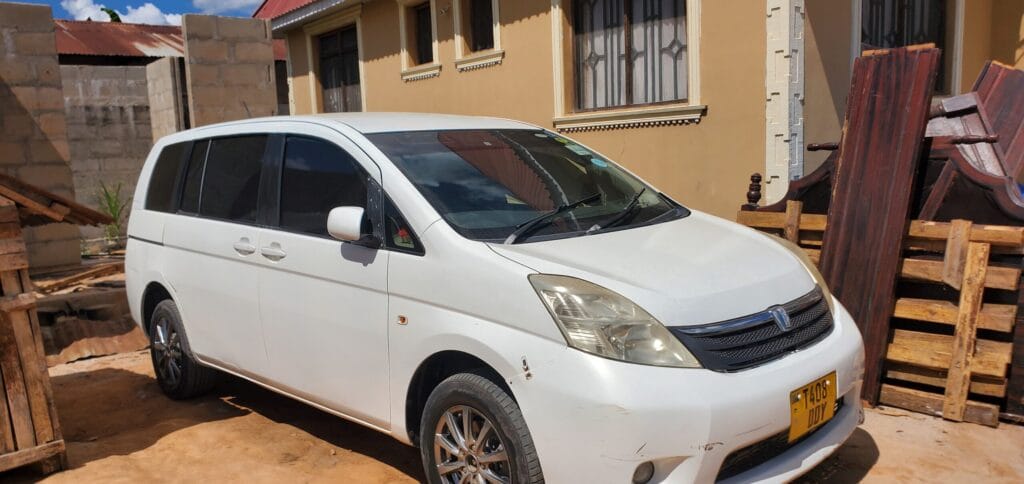 Magari Used Toyota Isis 2006 Dar es salaam Tanzania