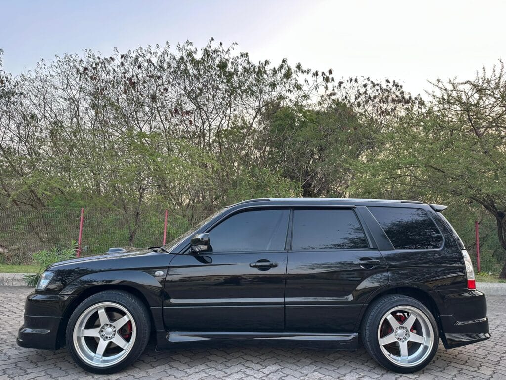 Magari Forester 2003 lipo Dar es salaam