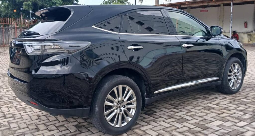 Magari Harrier 2014 lipo Dar es salaam