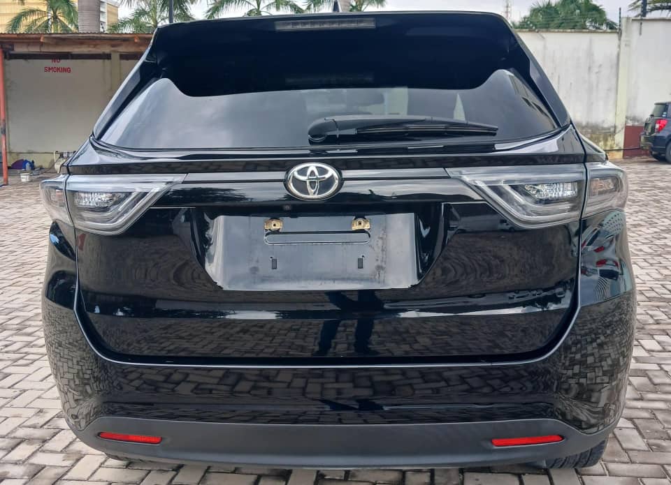 Toyota Harrier bei poa sokoni Dar es salaam Tanzania
