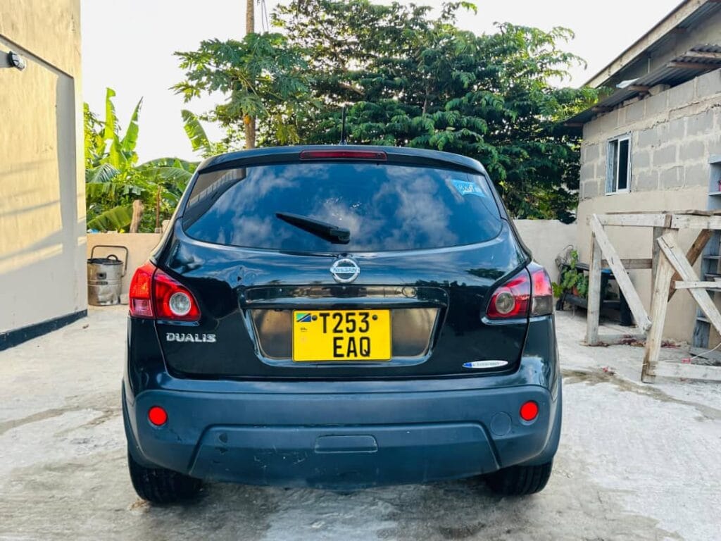 Magari Dualis 2010 lipo Dar es salaam