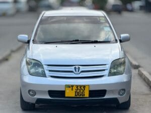 Used Toyota IST 2004 for Sale in Dar es salaam