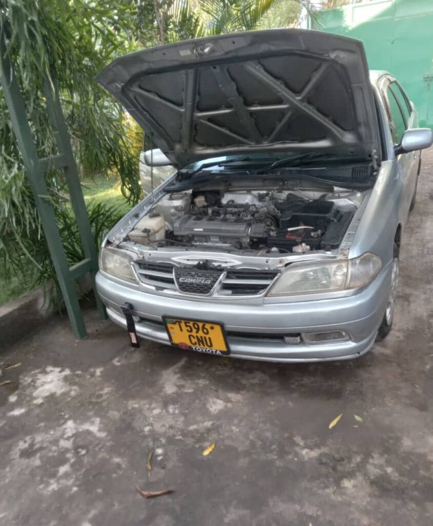 Toyota Carina bei poa sokoni Arusha Tanzania