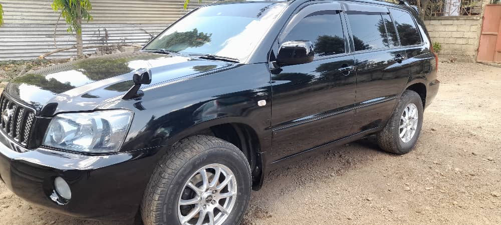 Magari Sokoni Toyota Kluger ya Bei Poa 2005