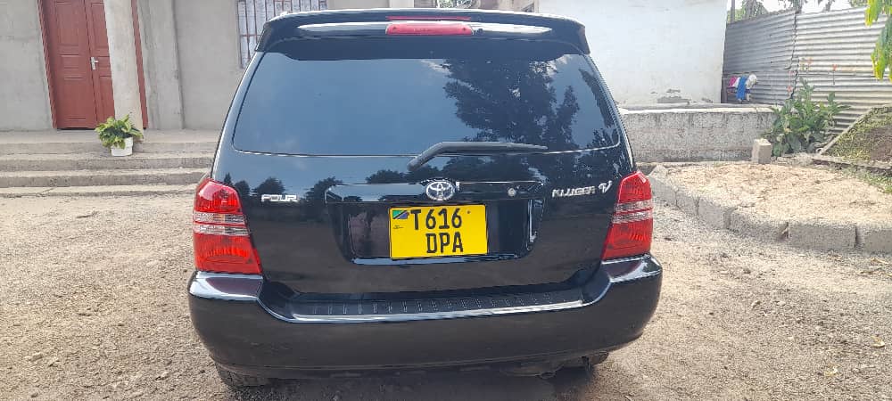 Toyota Kluger 2005 Inauzwa Kilimanjaro Tanzania