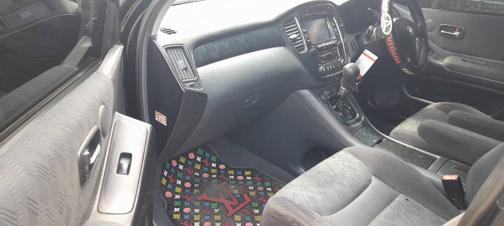 Magari Sokoni Toyota Kluger ya Bei Poa 2005