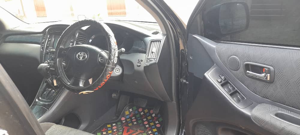 Bei ya Toyota Kluger 2005 Sokoni Kilimanjaro Tanzania