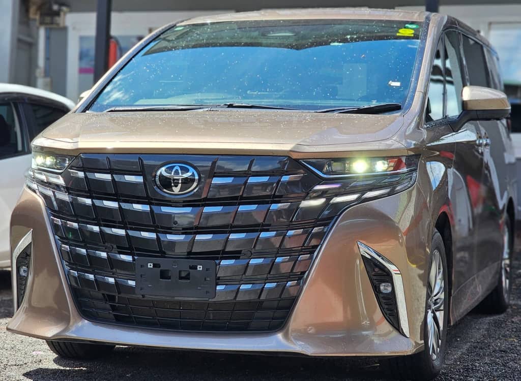 Magari Alphard 2024 lipo Dar es salaam