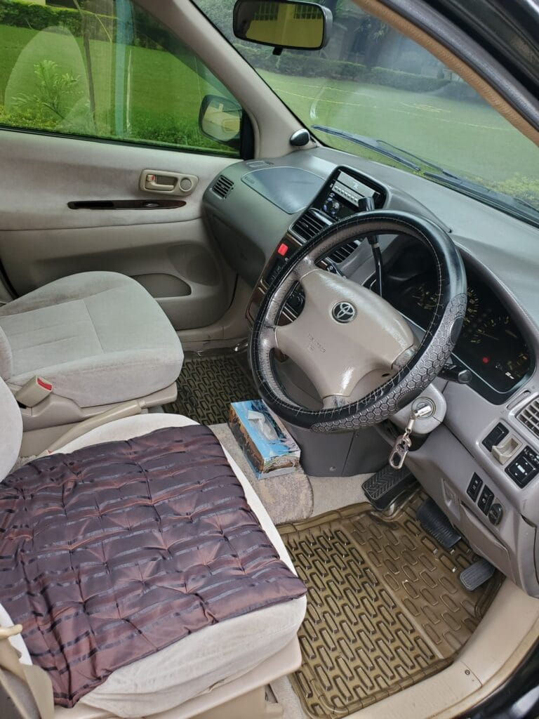 Price Toyota Ipsum 2000 for Sale in Arusha