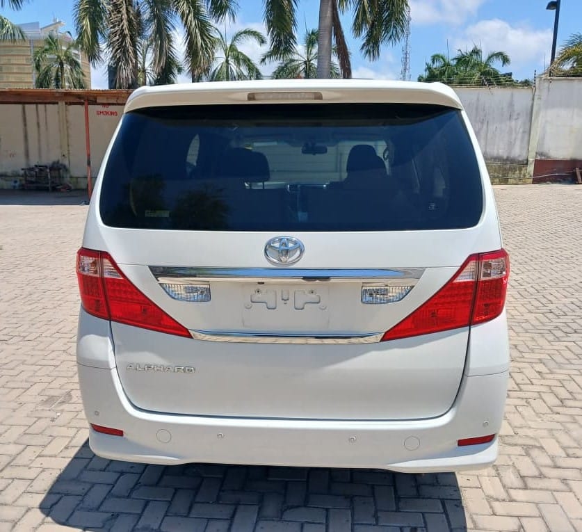 Magari Sokoni Toyota Alphard ya Bei Poa 2008