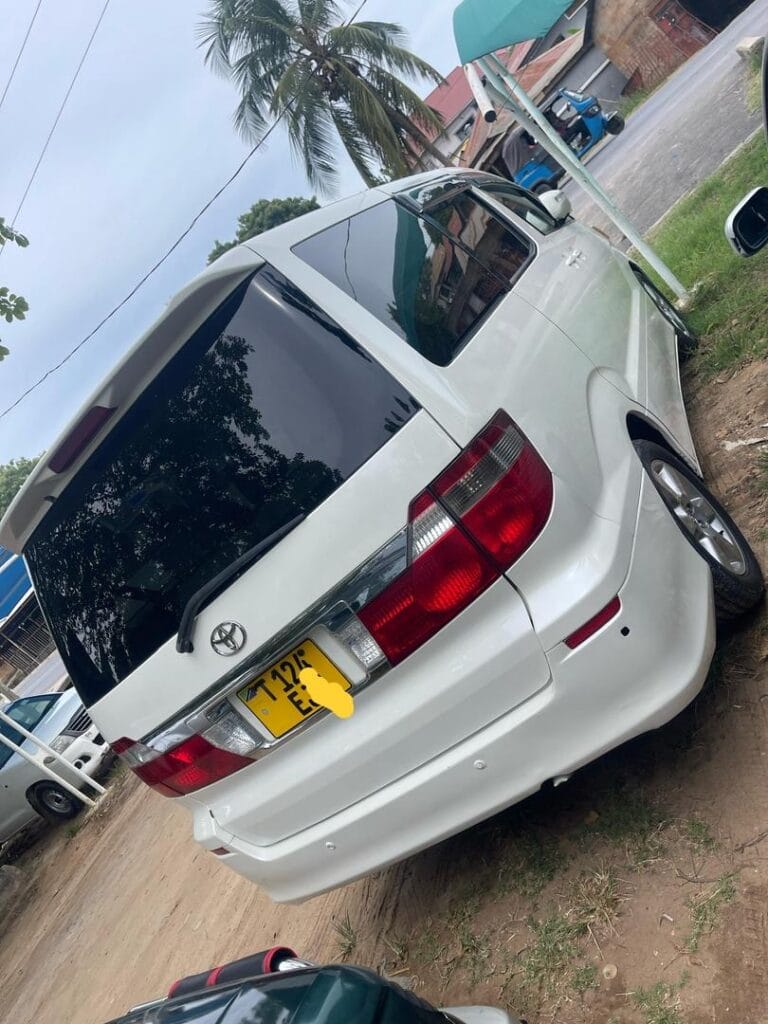 Buy Toyota Alphard 2004 for Sale in Arusha