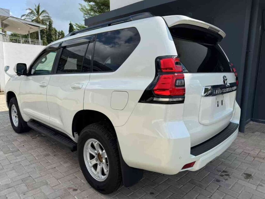 Toyota Land Cruiser Prado 2018 for Sale in Dar es salaam