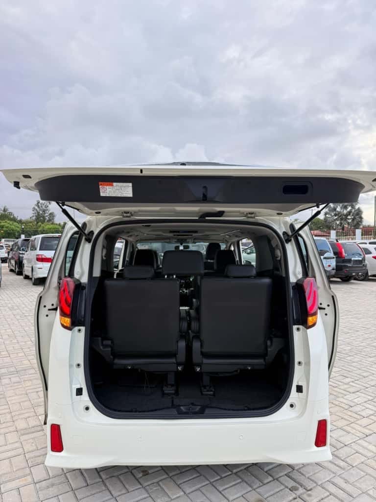 Used Toyota Alphard 2016 for Sale in Dar es salaam