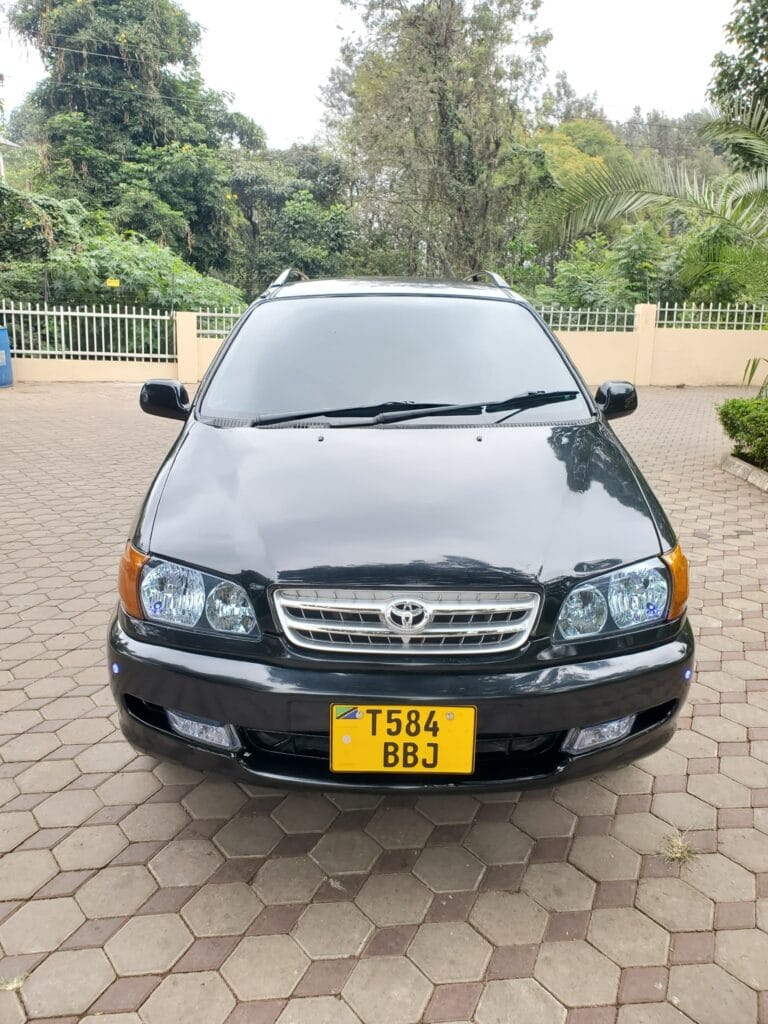 Toyota Ipsum 2000 for Sale in Arusha