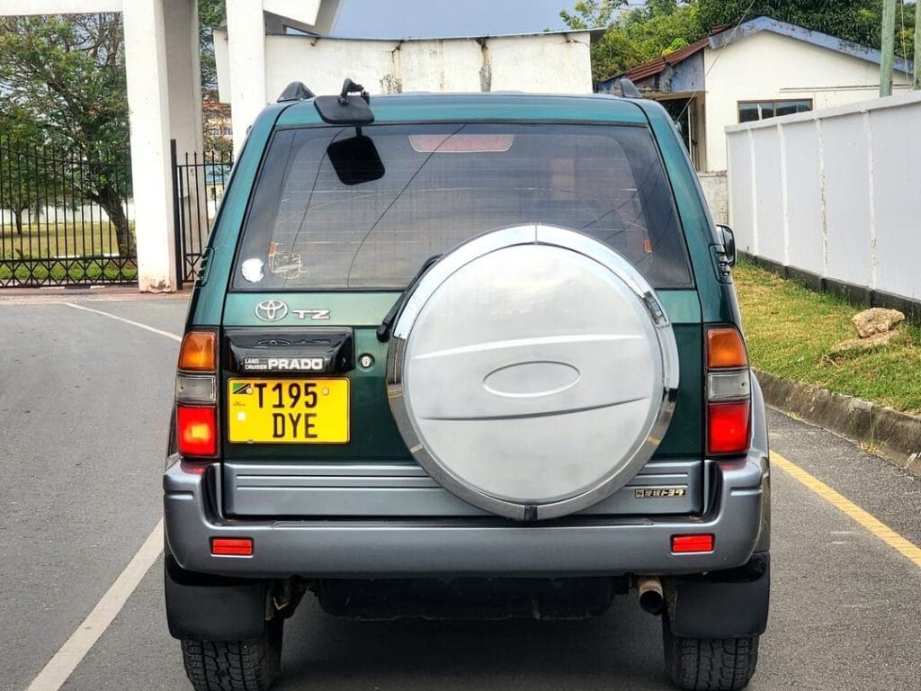 Toyota Land Cruiser Prado bei poa sokoni Dar es salaam Tanzania