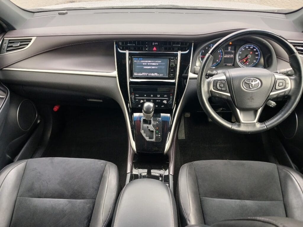 For Sale Toyota Harrier 2015 in Dar es salaam