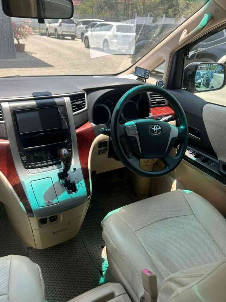 Toyota Velfire 2010 Inauzwa Dar es salaam Tanzania