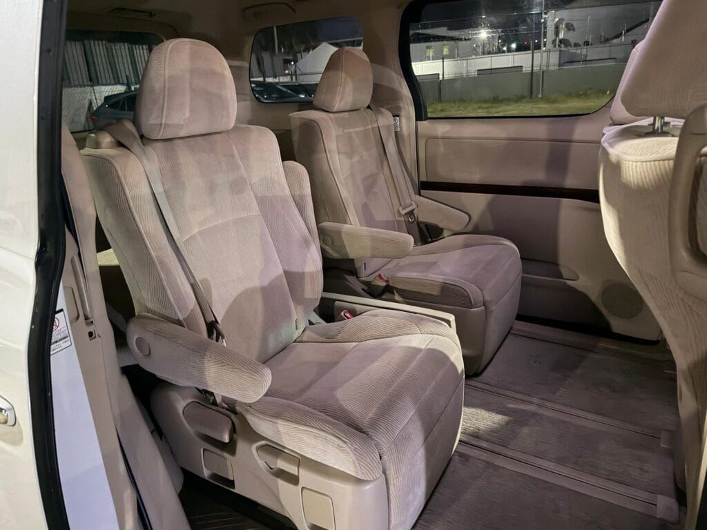 Toyota Velfire 2010 Inauzwa Dar es salaam Tanzania