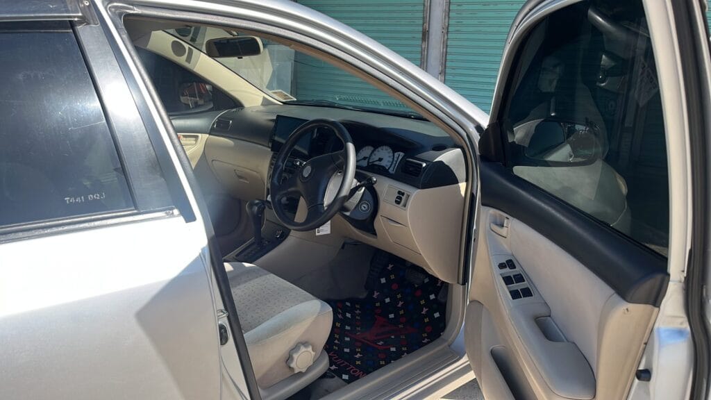 Toyota RunX bei poa sokoni Dar es salaam Tanzania