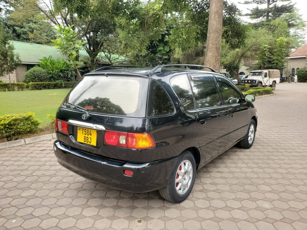 Buy Toyota Ipsum 2000 for Sale in Arusha