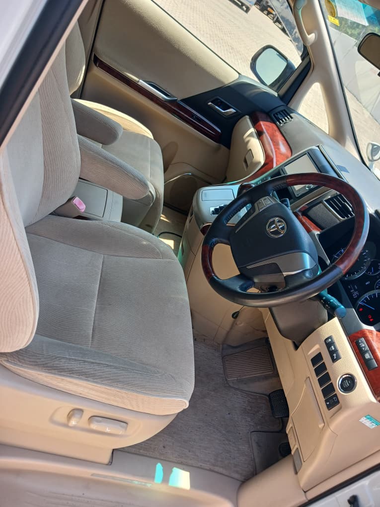 Magari Sokoni Toyota Alphard ya Bei Poa 2008