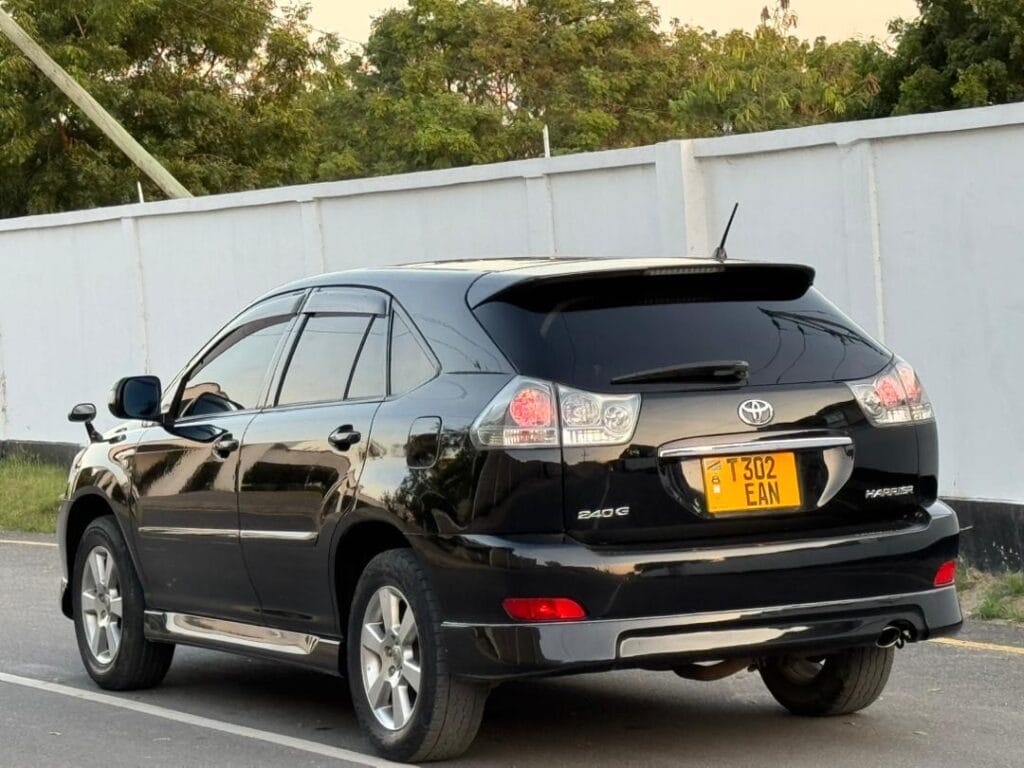 Toyota Harrier 2006 for Sale in Dar es salaam