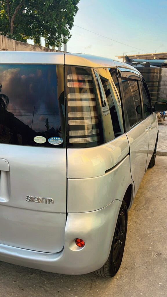 Toyota Sienta 2005 for Sale in Dar es salaam