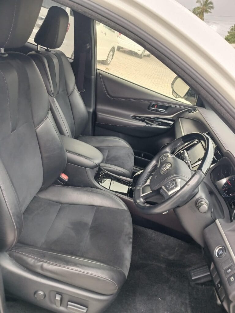 Toyota Harrier 2015 for Sale in Dar es salaam