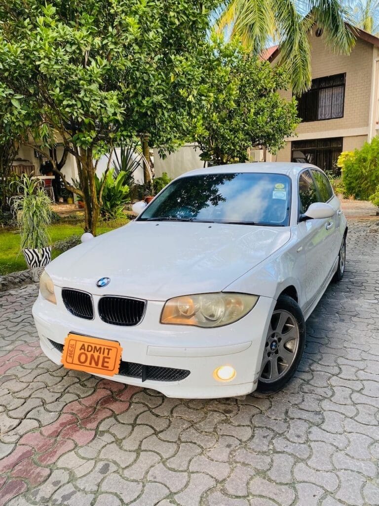Magari Sokoni BMW 1 Series ya Bei Poa 2006