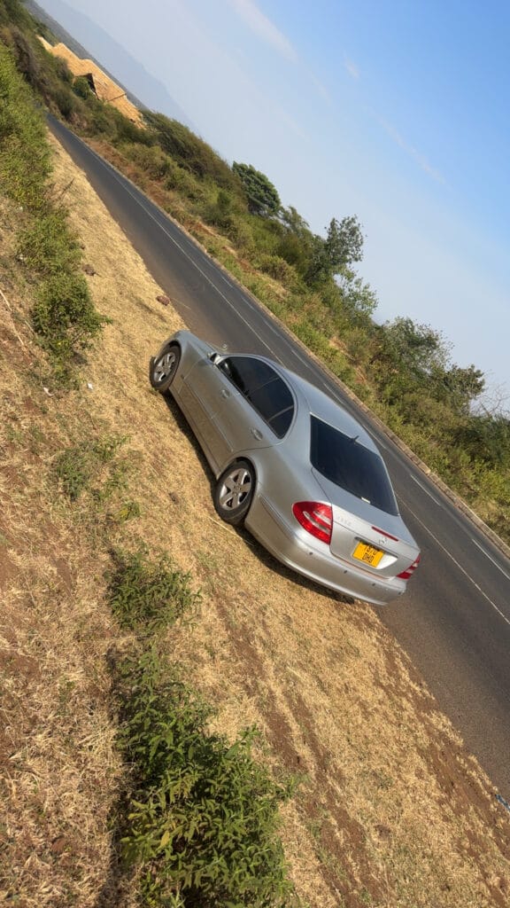 Magari Sokoni Benz E-Class ya Bei Poa 2004