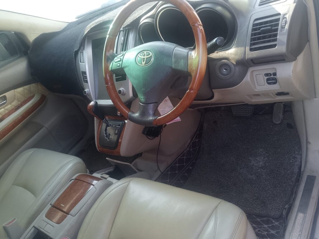 Toyota Harrier 2009 Inauzwa Dar es salaam Tanzania