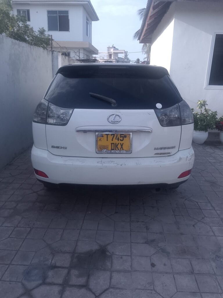 Toyota Harrier bei poa sokoni Dar es salaam Tanzania
