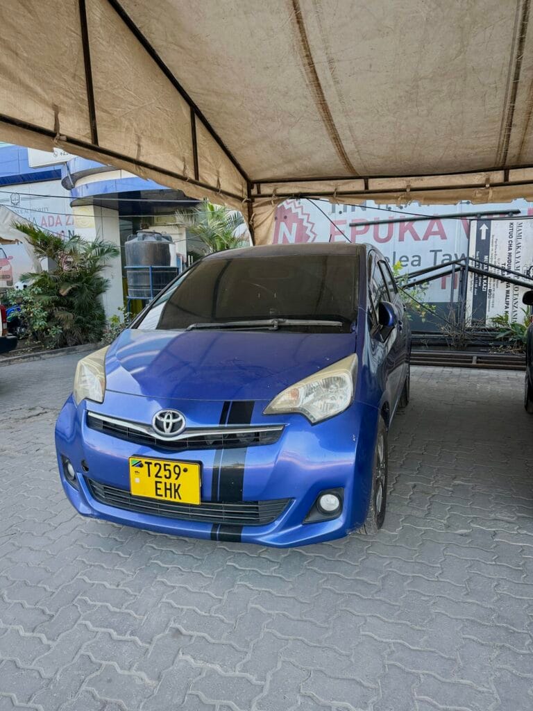 Magari Ractis 2010 lipo Dar es salaam