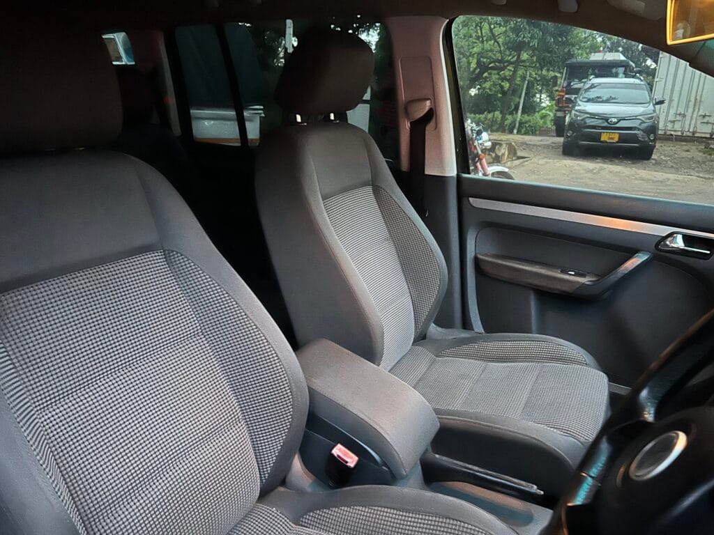Volkswagen Touran 2005 for Sale in Dar es salaam
