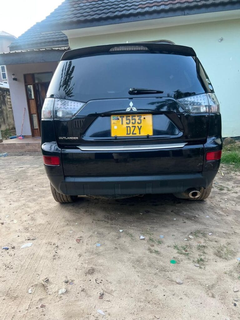 Price Mitsubishi Outlander 2006 for Sale in Dar es salaam