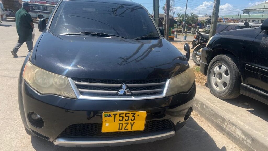 Used Mitsubishi Outlander 2006 for Sale in Dar es salaam